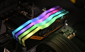 Ram TeamGroup T-FORCE DELTA TUF Gaming Alliance RGB 8GB DRR4 3200MHz